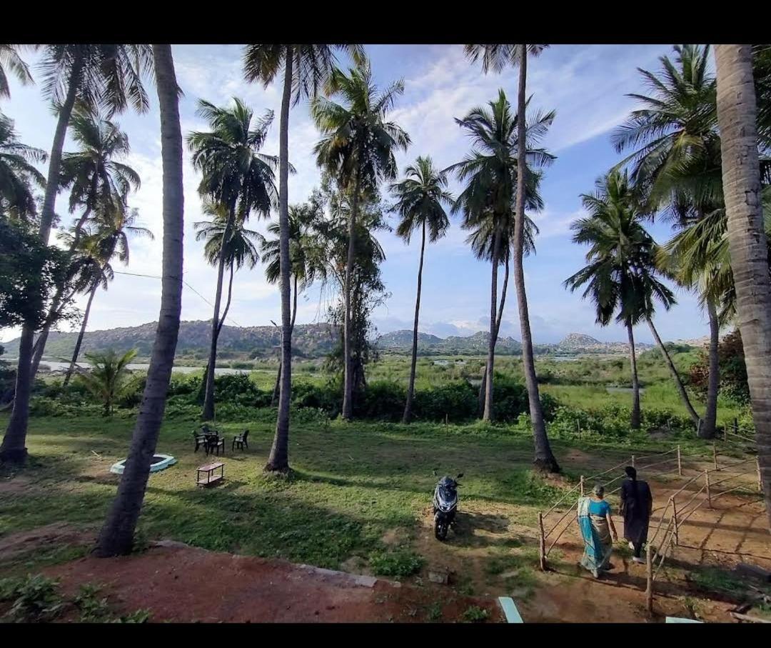 River Bay Hampi Hotel ภายนอก รูปภาพ